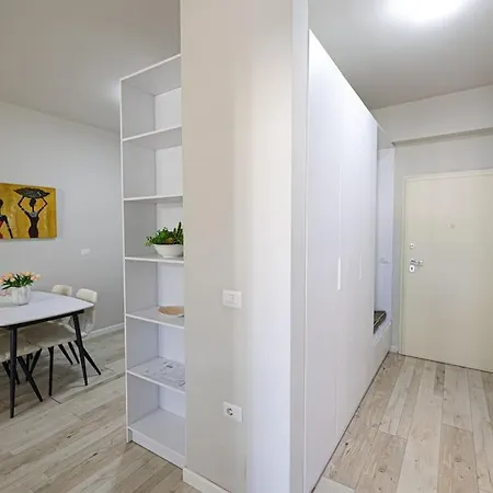 Cactus Coastal: 1-bedroom Ii * Vlorë